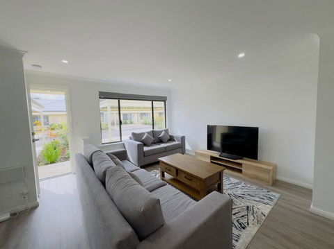 New Unit On Oswald - Accommodation Cooktown 0