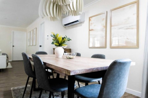 Newly Renovated Home Near Shops, M1, National Forest & Koalas! - Accommodation Cooktown 1