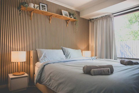 Newly Renovated Home Near Shops, M1, National Forest & Koalas! - Accommodation Cooktown 2