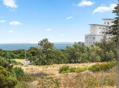 North Coogee Escape 2B2B - Accommodation Cooktown 0