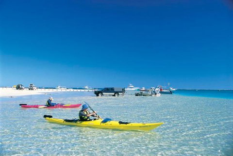 Ningaloo Club Backpackers - Accommodation Cooktown 2