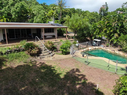 Non\'s Place - Accommodation Cooktown 0