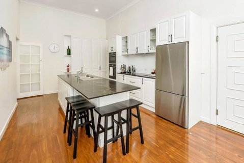 Normanville, Large Historic Three Bedroom Home - Accommodation Cooktown 2