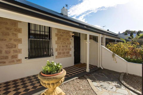 North Adelaide Row Cottage Monte - Accommodation Cooktown 0