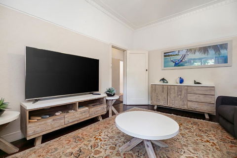 North Beach Cottage By Swan Bnb Management - Accommodation Cooktown 0