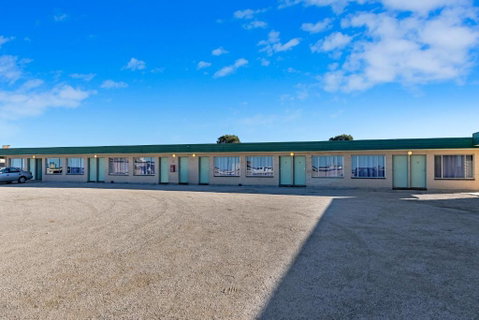 Nullarbor Roadhouse - Accommodation Cooktown 3