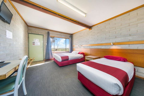 Nullarbor Roadhouse - Accommodation Cooktown 1