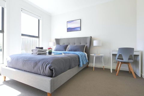 No Stairs Dbl Garage Aircon Woodville North - Accommodation Cooktown 1