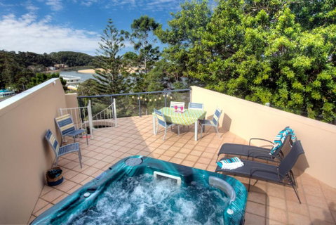 Oceanview 6 With Rooftop Terrace & Spa - Accommodation Cooktown 0