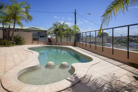 Oceanview 6 With Rooftop Terrace & Spa - Accommodation Cooktown 3