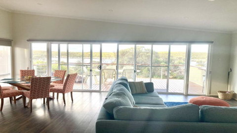 Off The Net - New Listing - Esplanade Property With Views Of The Channel - Accommodation Cooktown 2