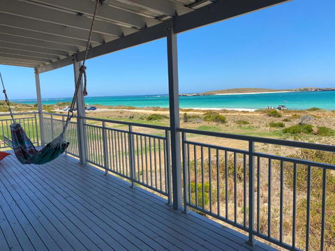 Ospreys View - Relaxed Coastal Vibe - Accommodation Cooktown 1