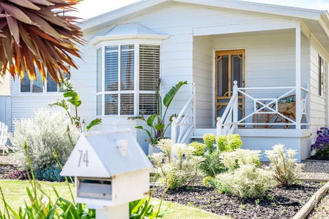 Our Little White House -74 Padman Crescent, Middleton - Accommodation Cooktown 1