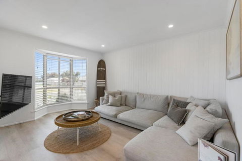 Our Little White House -74 Padman Crescent, Middleton - Accommodation Cooktown 3