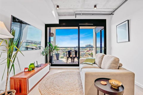 Ovation - New Footscray Apt W Parking & Pool - Accommodation Cooktown 0
