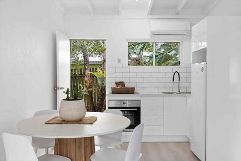 PA2 Stunning Sunshine Beach Apt Pets Welcome - Accommodation Cooktown 2