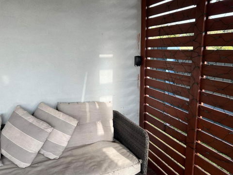 One Bedroom CBD Unit, Walk To Beaches & Cafes - Accommodation Cooktown 3