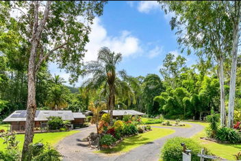 Pademelon Park BnB with Accommodation Cooktown