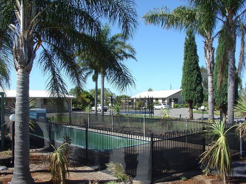 Palm Valley Motel - Accommodation Cooktown 0