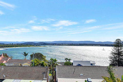 Panorama Beach House - Coastal Luxury With Stunning Views Of The Caves Coastline - Accommodation Cooktown 0