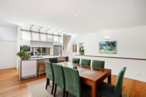 Paradise Villa - Pittwater Views - Accommodation Cooktown 1