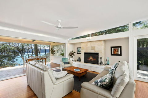 Paradise Villa - Pittwater Views - Accommodation Cooktown 3