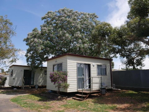 Parkes Country Cabins - Accommodation Cooktown 3