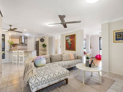Peaceful Family Entertained House At Parkinson - Accommodation Cooktown 2