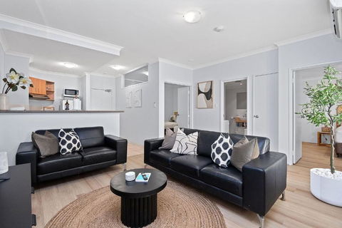 Play & Stay On Hay - Sleeps 2 Or 4 - Accommodation Cooktown 0