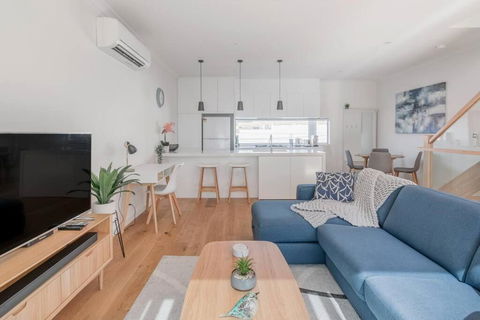 Perfect Port Melbourne Townhouse - Accommodation Cooktown 3