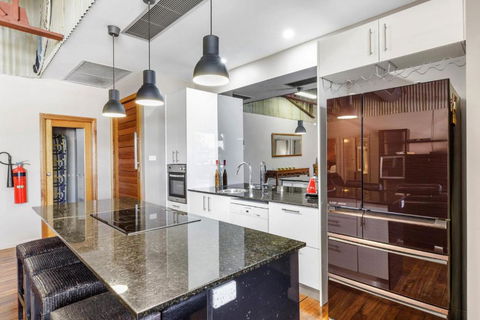 Platinum Precinct - The Apartment - Accommodation Cooktown 0