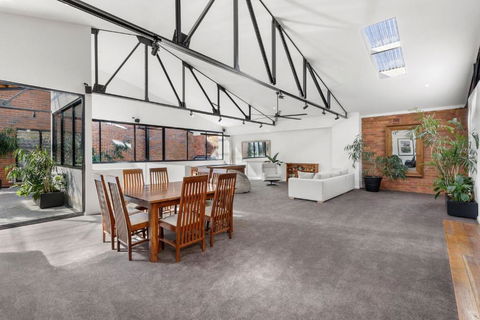 Platinum Precinct - The Penthouse - Accommodation Cooktown 2