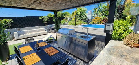 Penthouse Perfection With Private Rooftop Pool - Accommodation Cooktown 2