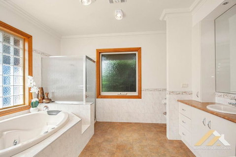 Perfect Entertainer-s Home With Pool - Accommodation Cooktown 2