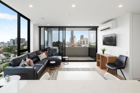 Perfect Haven In Spring Hill 2B1B And Parking - Accommodation Cooktown 0