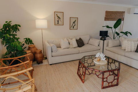 Pet Friendly Townhouse - Accommodation Cooktown 1