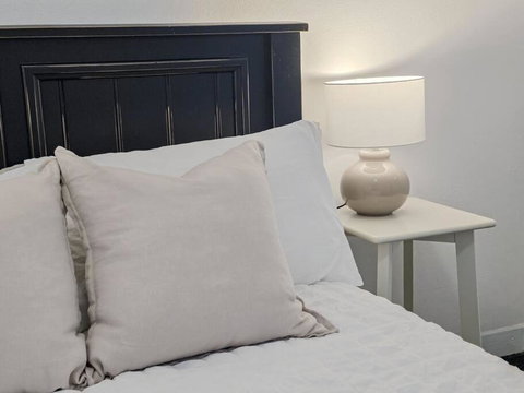 Peters Rest Central Wagga - Accommodation Cooktown 3