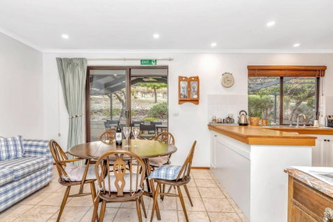 Picturesque Vineyard Farmhouse Nestled On 40-Acres - Accommodation Cooktown 3
