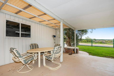Ponderosa - Dunes Right On You Doorstep - Accommodation Cooktown 3