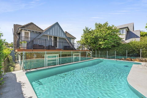 Poolside Stay - Close To Taronga Zoo & Luna Park - Accommodation Cooktown 1