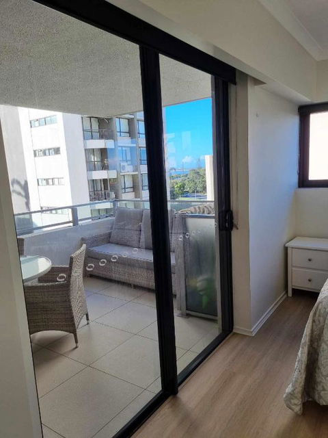 Private Bedroom And Bathroom In A Shared Apartment - Accommodation Cooktown 0