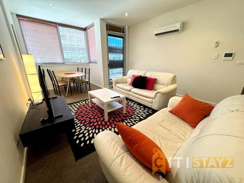 Pretty Penthouse - Close To ANU - Accommodation Cooktown 1