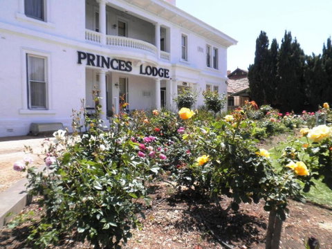Princes Lodge Motel - Accommodation Cooktown 0