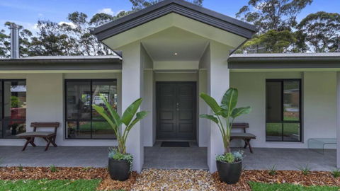 Private Luxury With Beach Views - Accommodation Cooktown 1