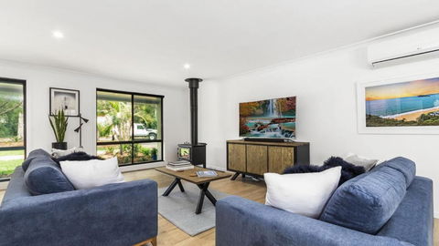 Private Luxury With Beach Views - Accommodation Cooktown 3