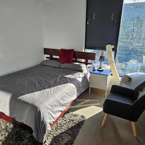 Private Bedroom & Bathroom In Shared Inner Brisbane Apartment - Accommodation Cooktown 3