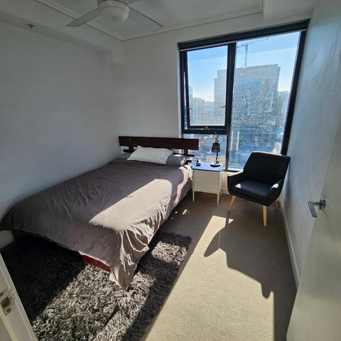 Private Bedroom & Bathroom In Shared Inner Brisbane Apartment - Accommodation Cooktown 2