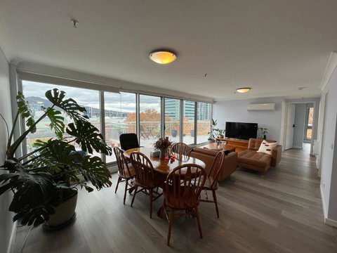 Private Room With Ensuite In The CBD - Accommodation Cooktown 0