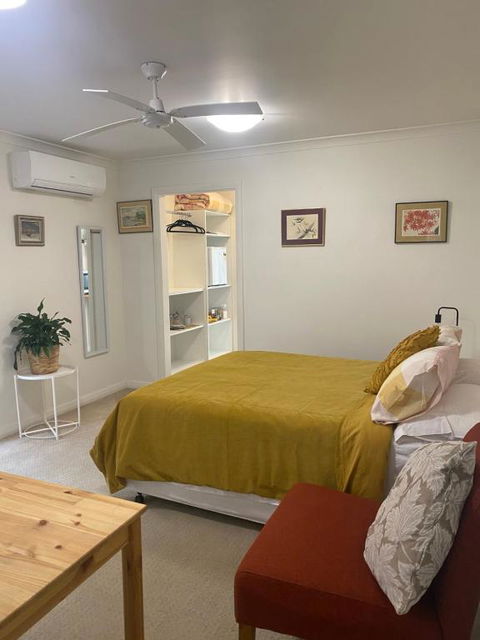 Private Room With Ensuite - Accommodation Cooktown 0