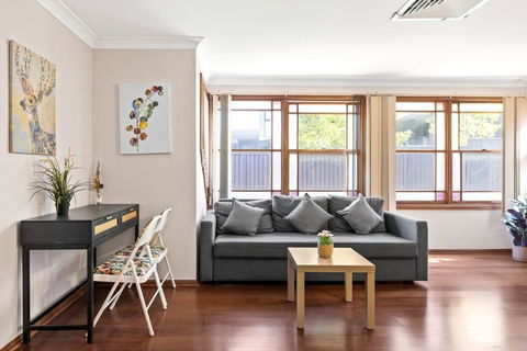 Quadruple Room W Ensuite In Gordon Near Train & Bus - Accommodation Cooktown 2